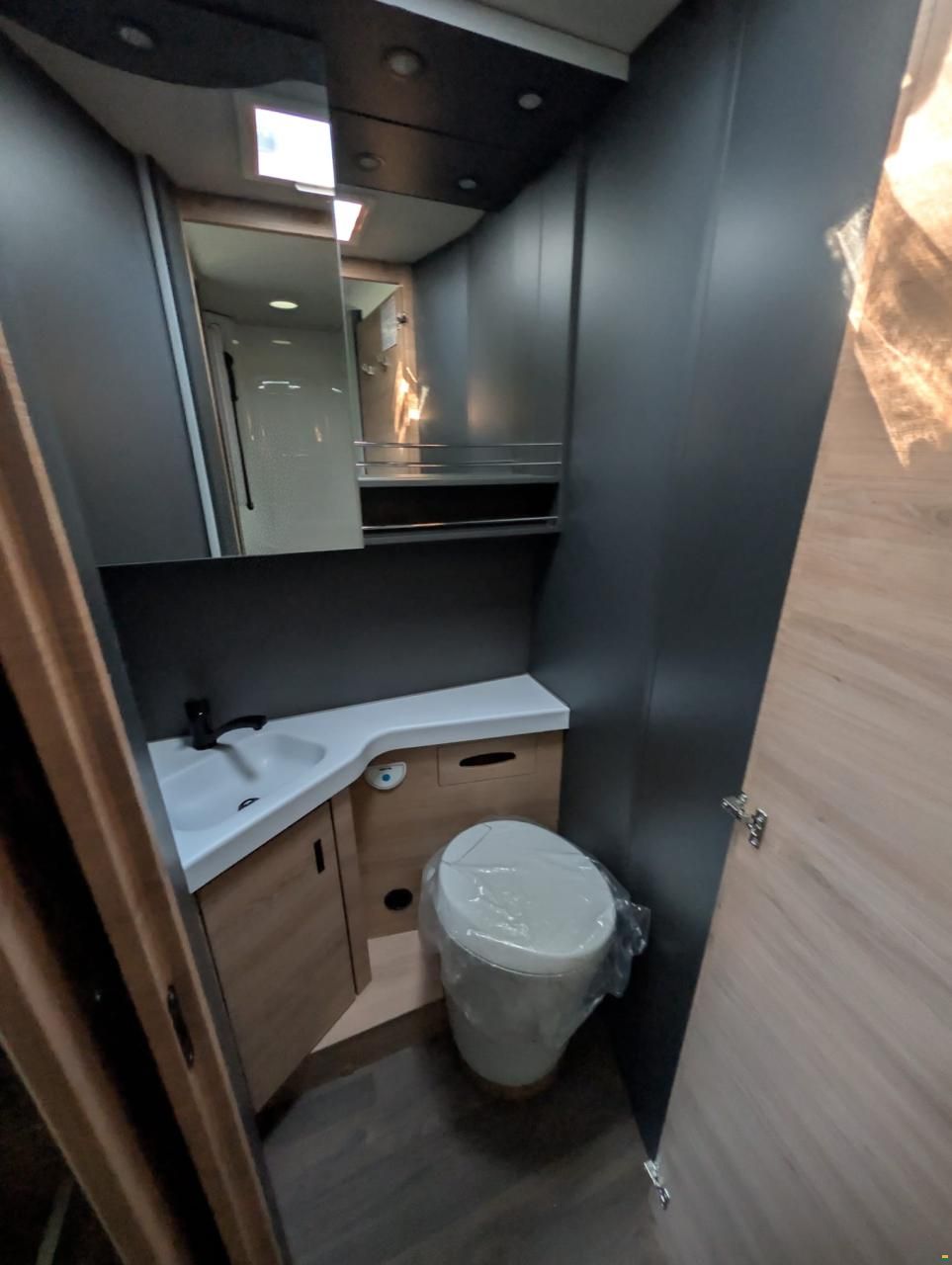 Knaus L!VE Wave 700 DX Platinum Selection