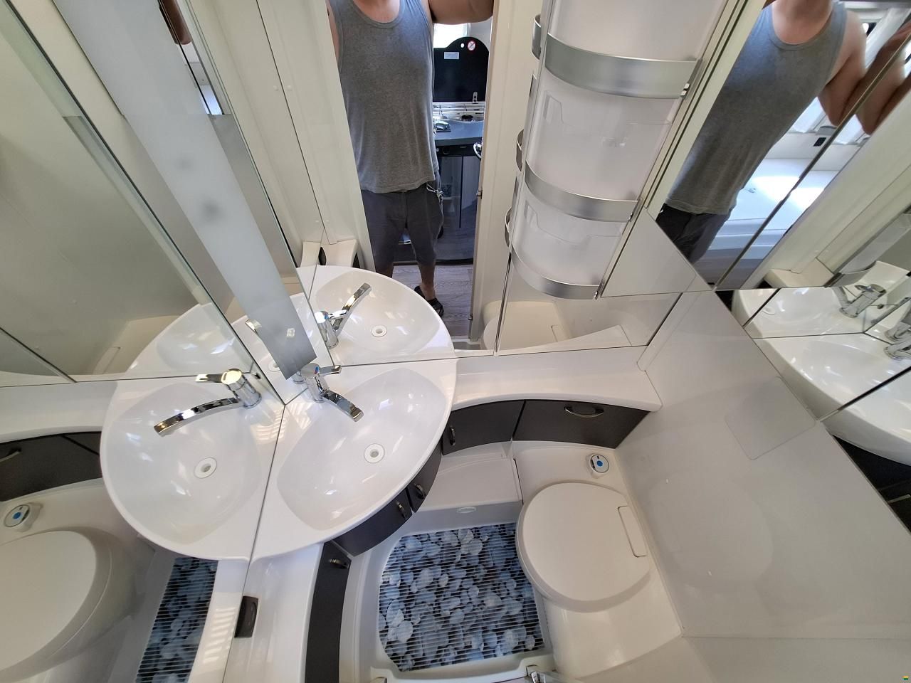 Hobby DeLuxe 460LU