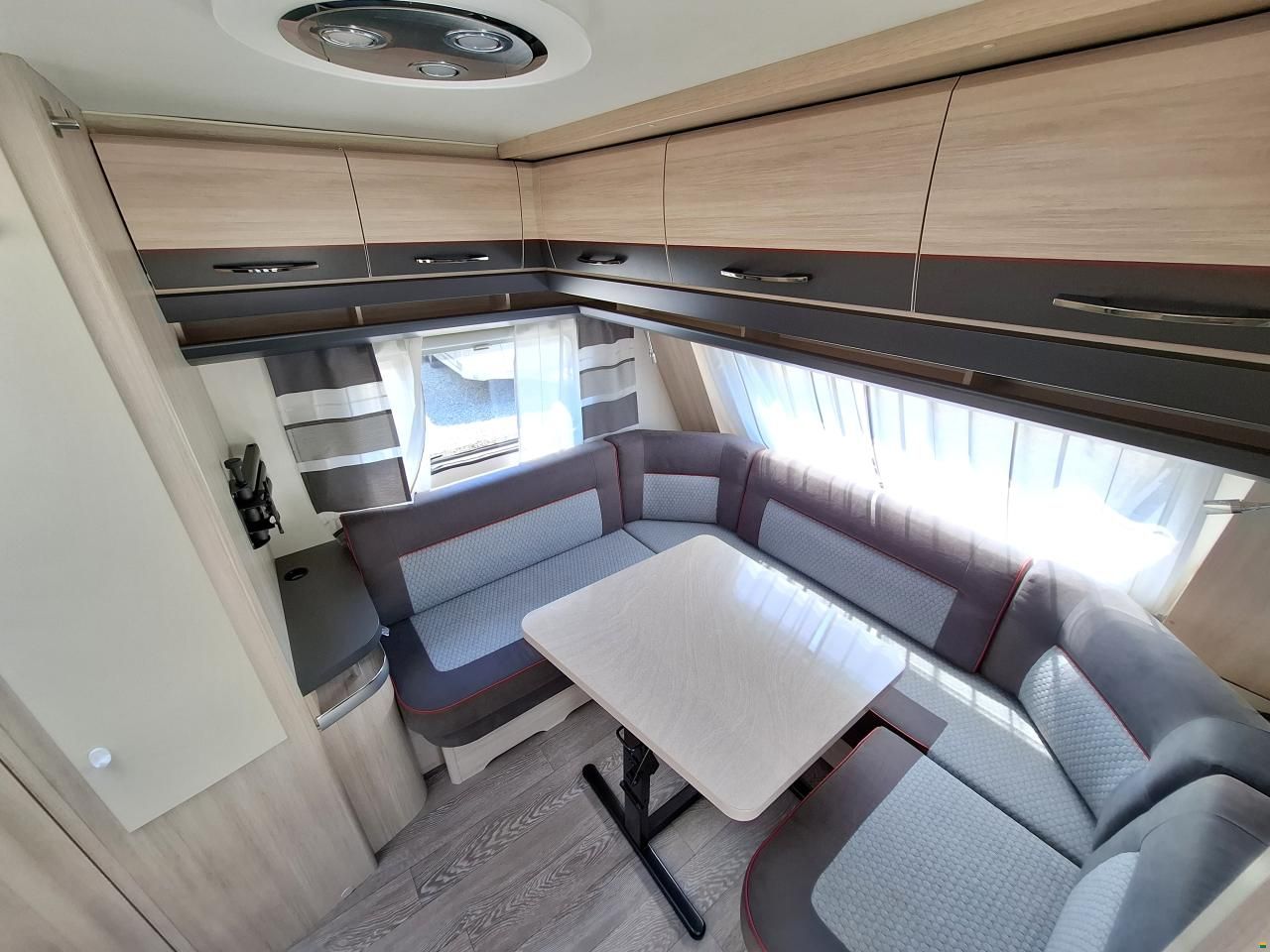 Hobby DeLuxe 460LU