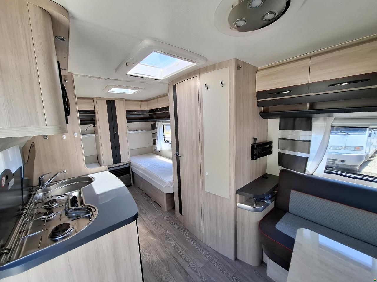 Hobby DeLuxe 460LU