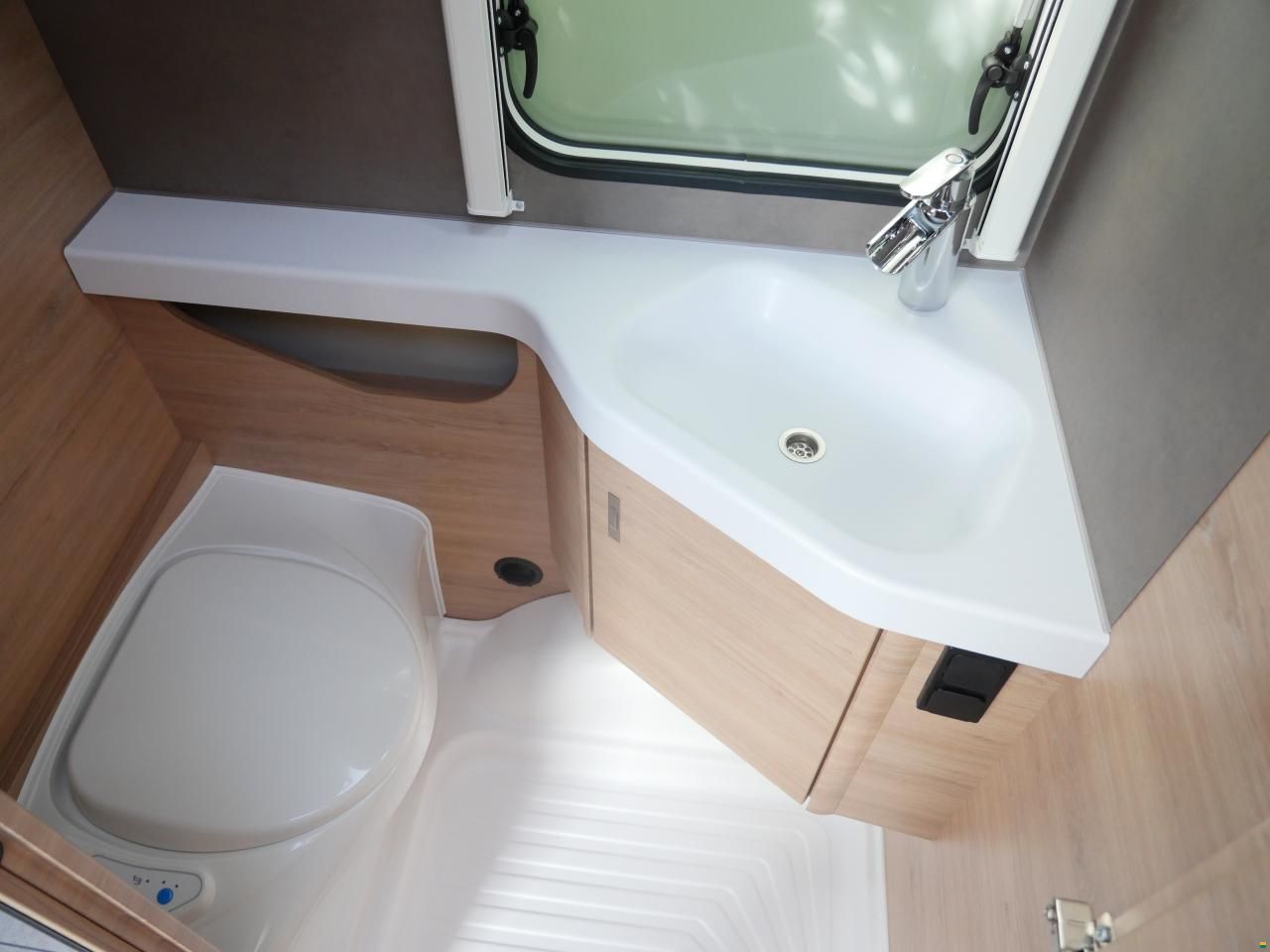 Knaus Südwind 460 EU Black Selection | 2026