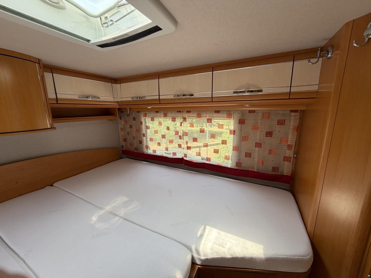 Phoenix Liner 8300 L