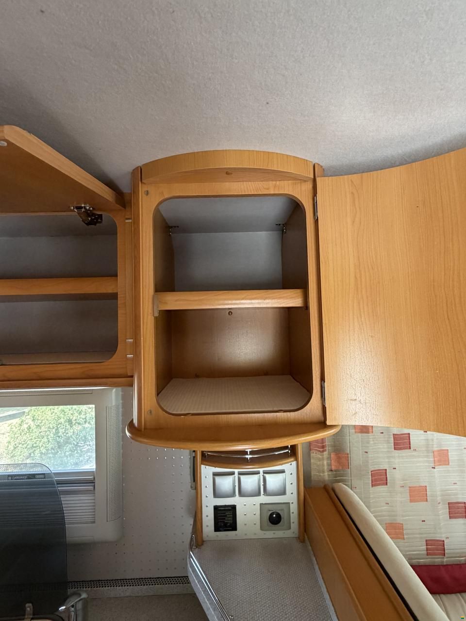 Phoenix Liner 8300 L
