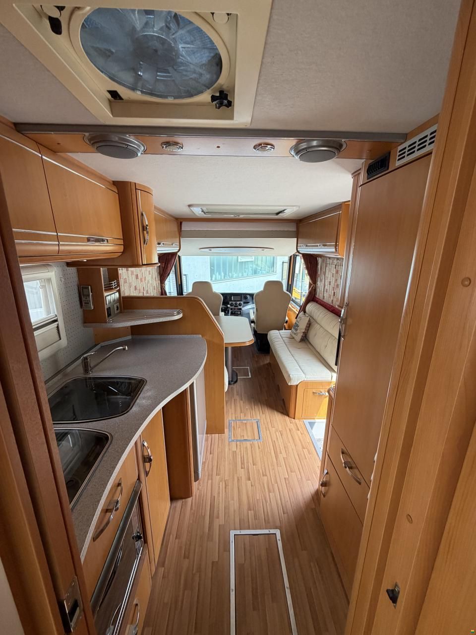 Phoenix Liner 8300 L