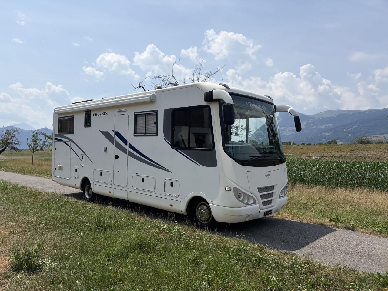 Phoenix Liner 8300 L