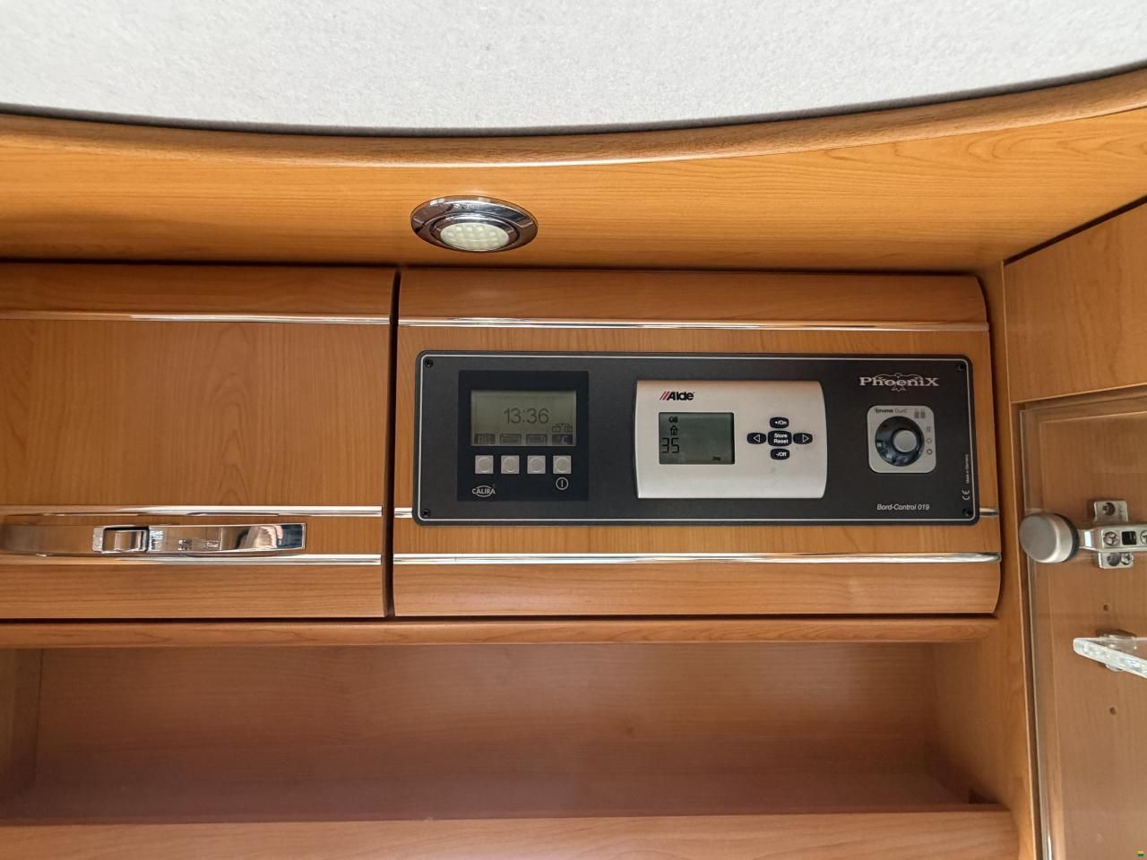Phoenix Liner 8300 L