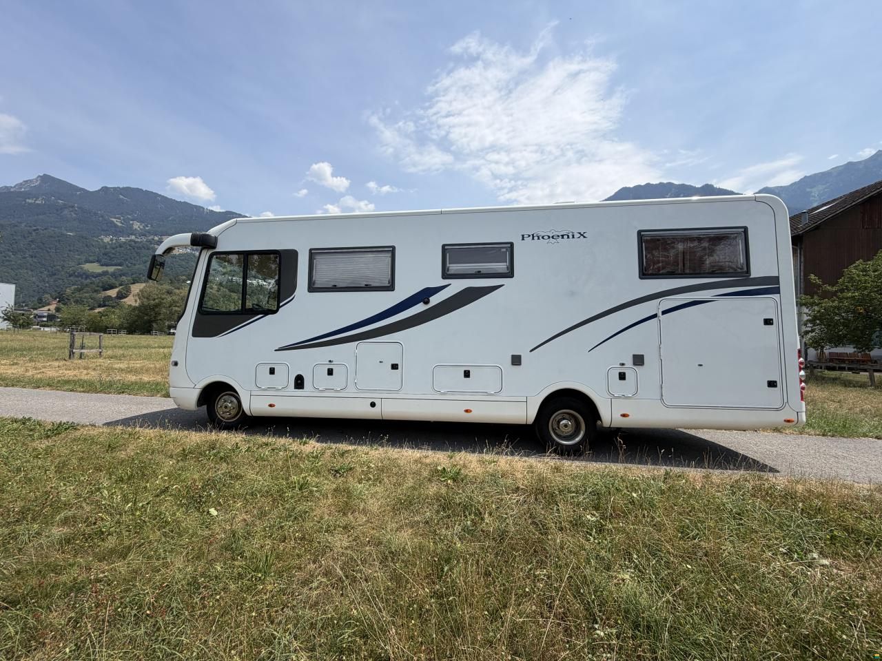 Phoenix Liner 8300 L