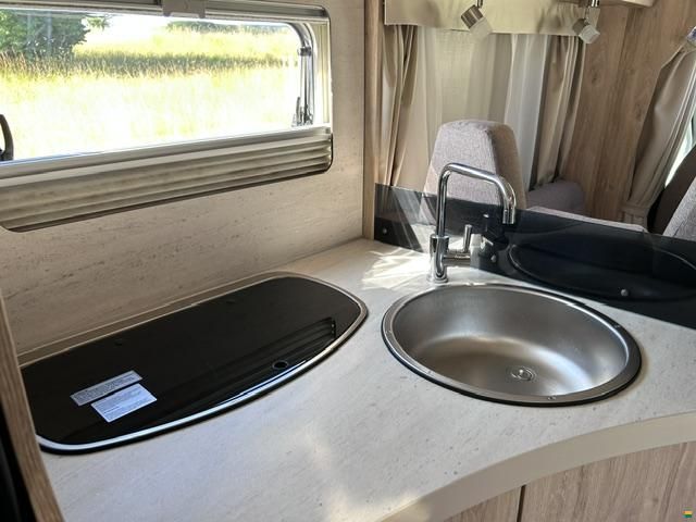 Eura Mobil Profila T 695EB