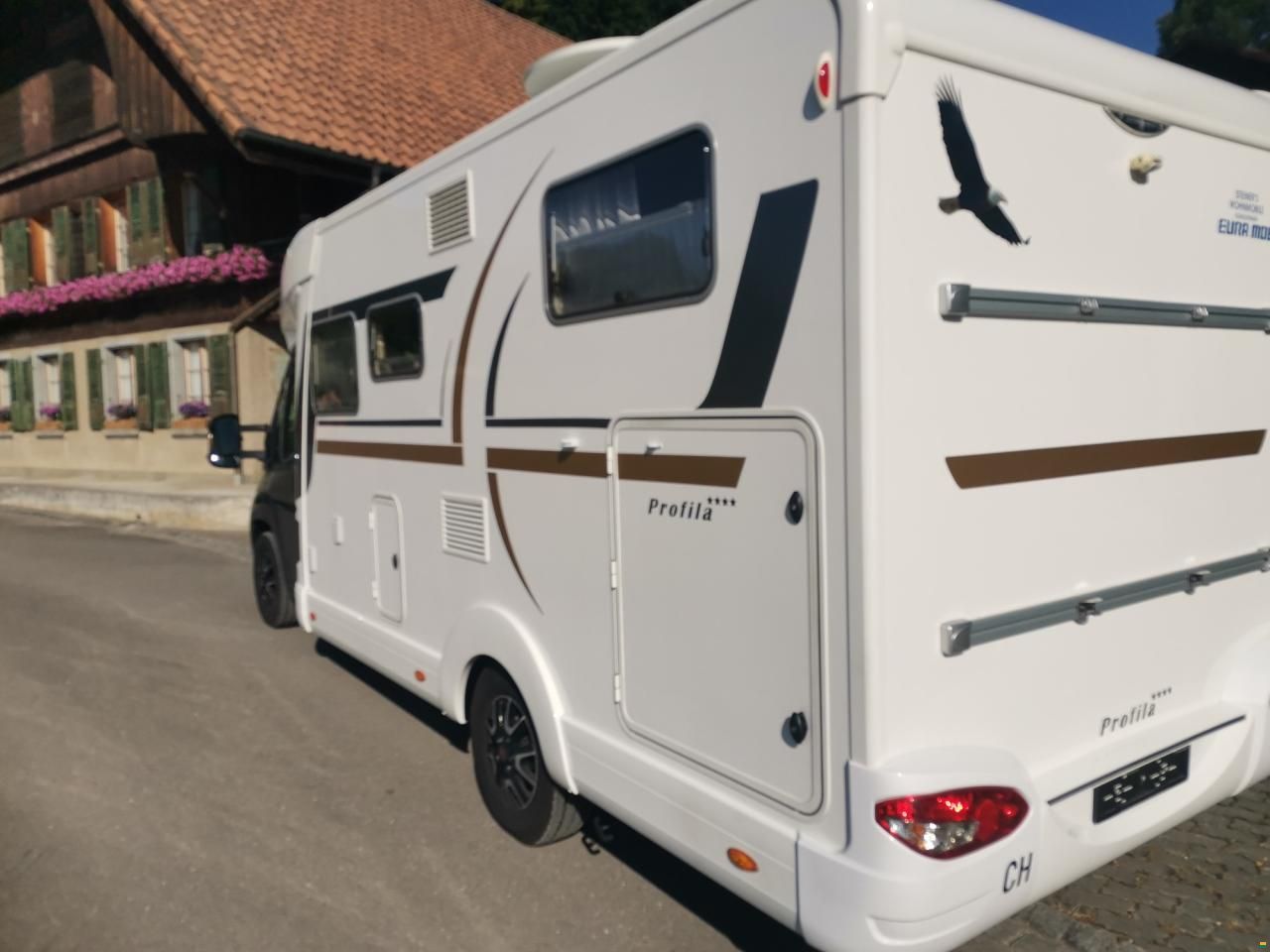 Eura Mobil Profila T 695EB
