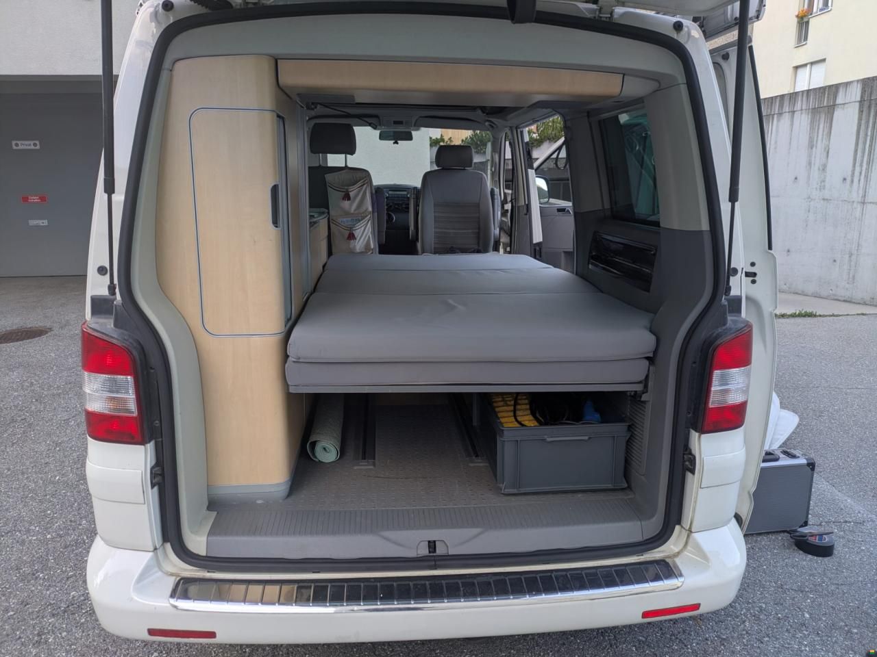 Volkswagen T5 California