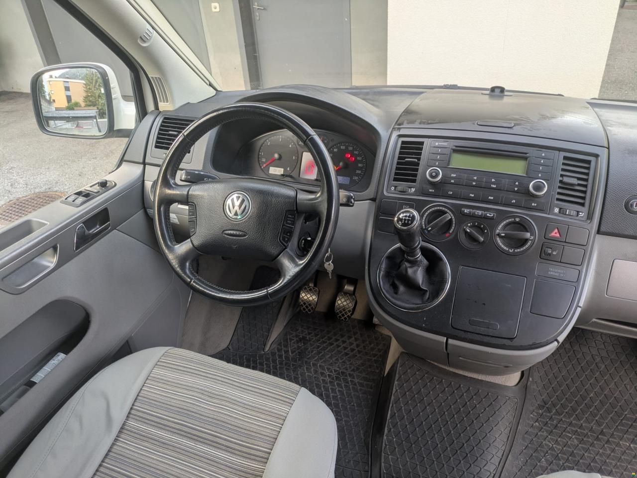 Volkswagen T5 California