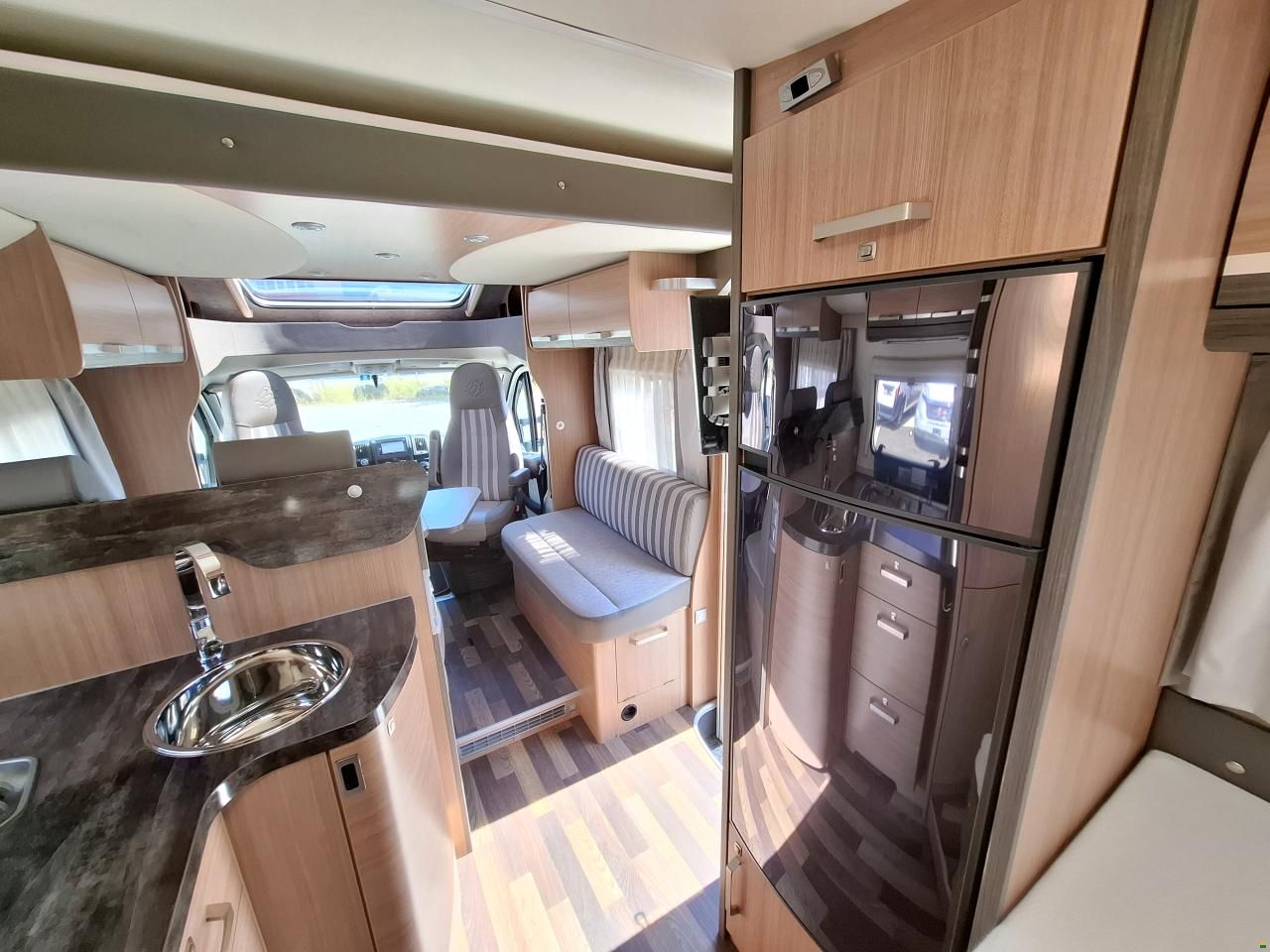 Knaus sky wave 650 MF 25 years celebration