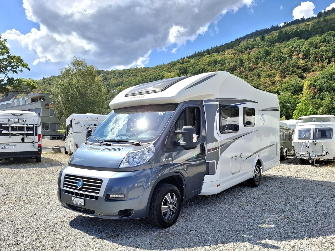 Knaus sky wave 650 MF 25 years celebration