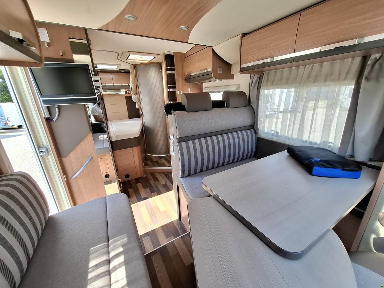 Knaus sky wave 650 MF 25 years celebration