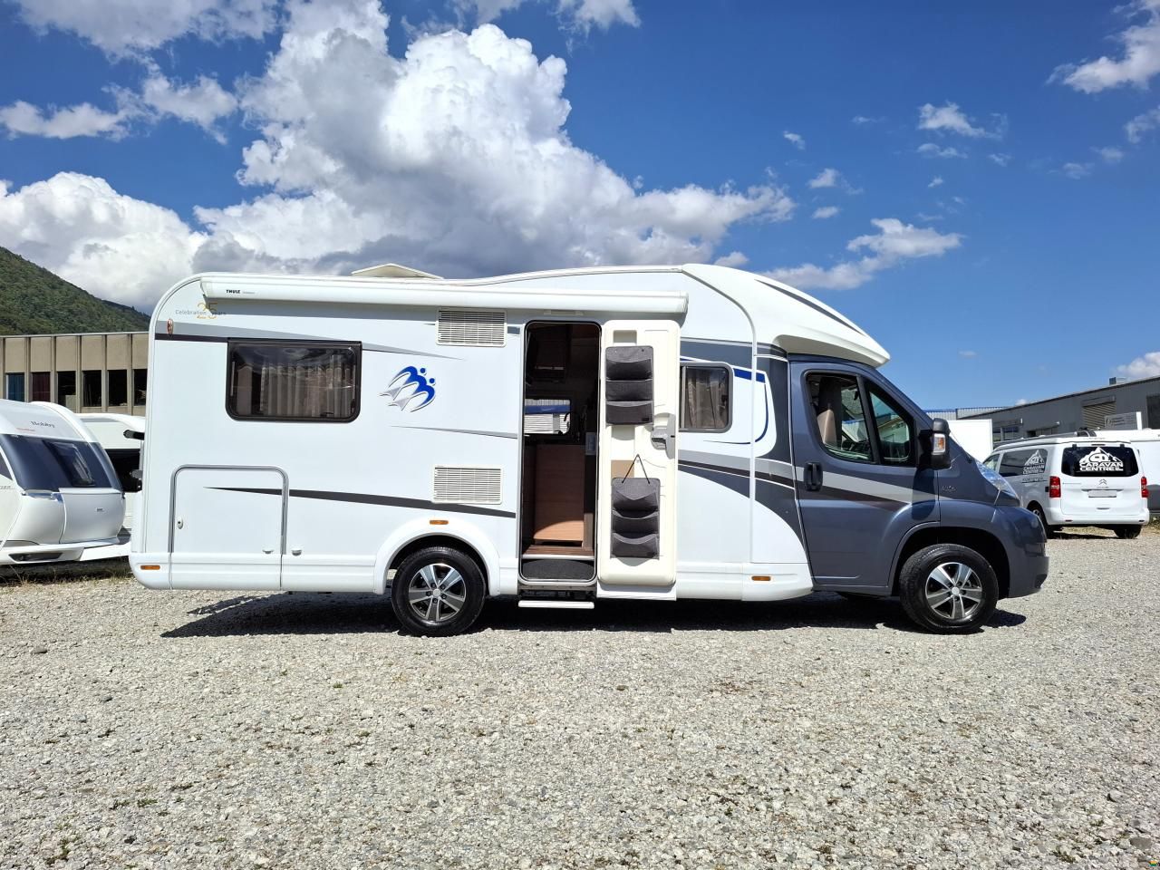Knaus sky wave 650 MF 25 years celebration