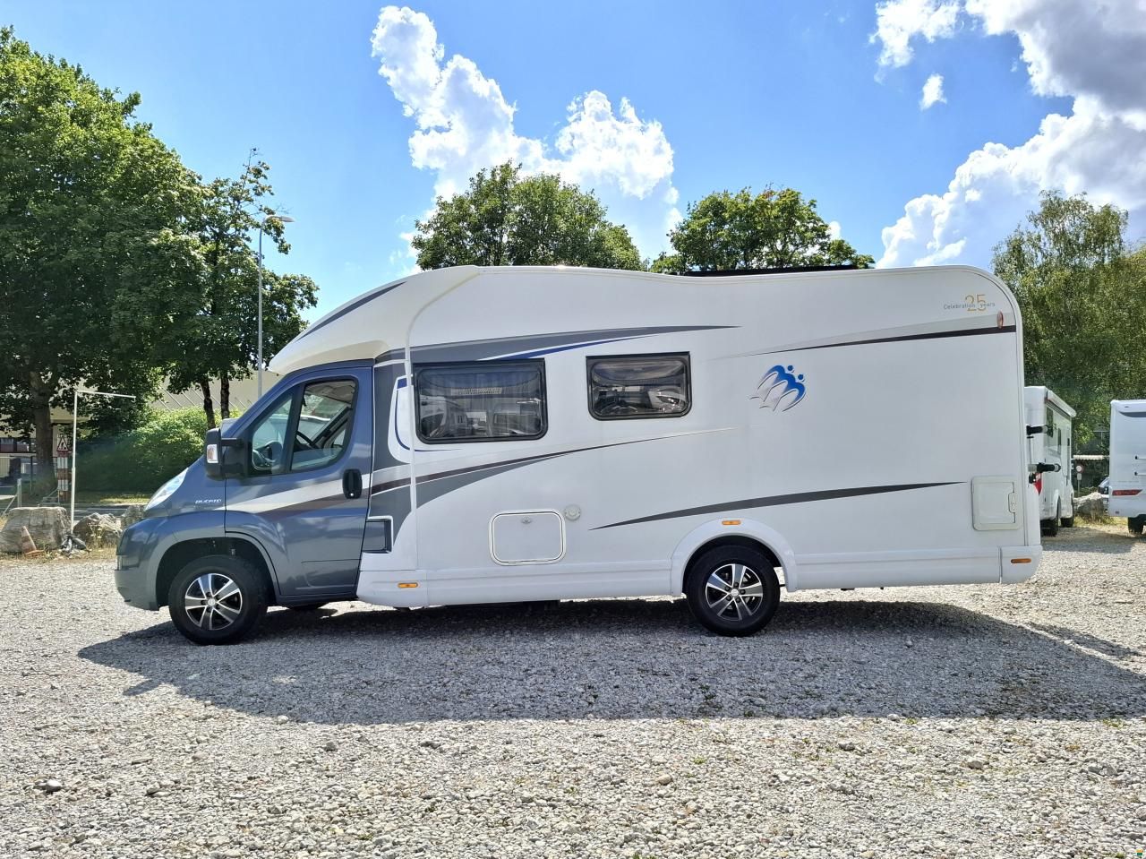 Knaus sky wave 650 MF 25 years celebration