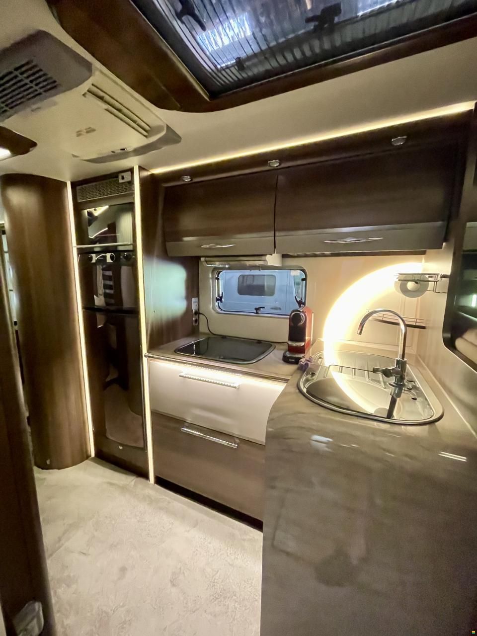 B&uuml;rstner Elegance 900