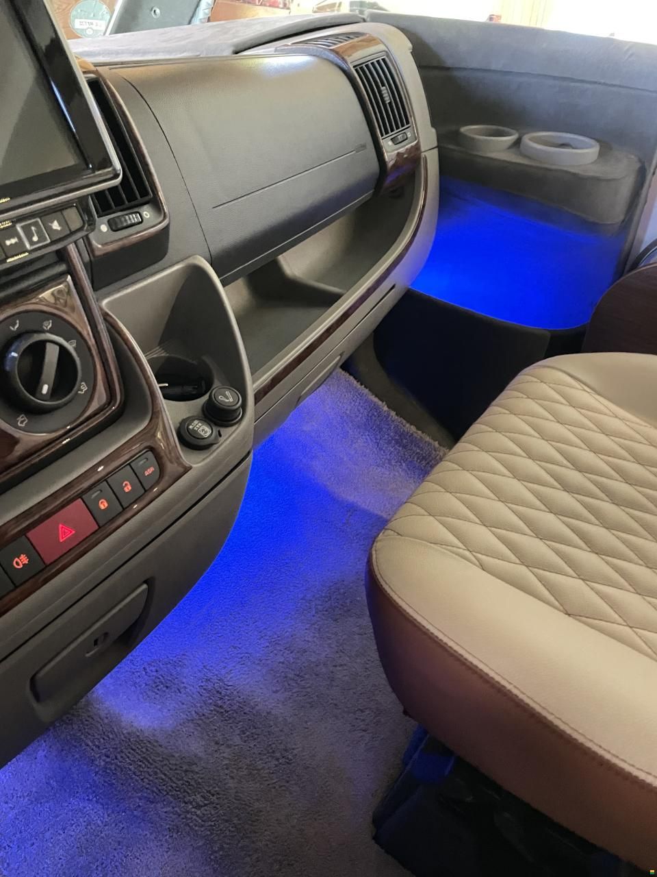 B&uuml;rstner Elegance 900