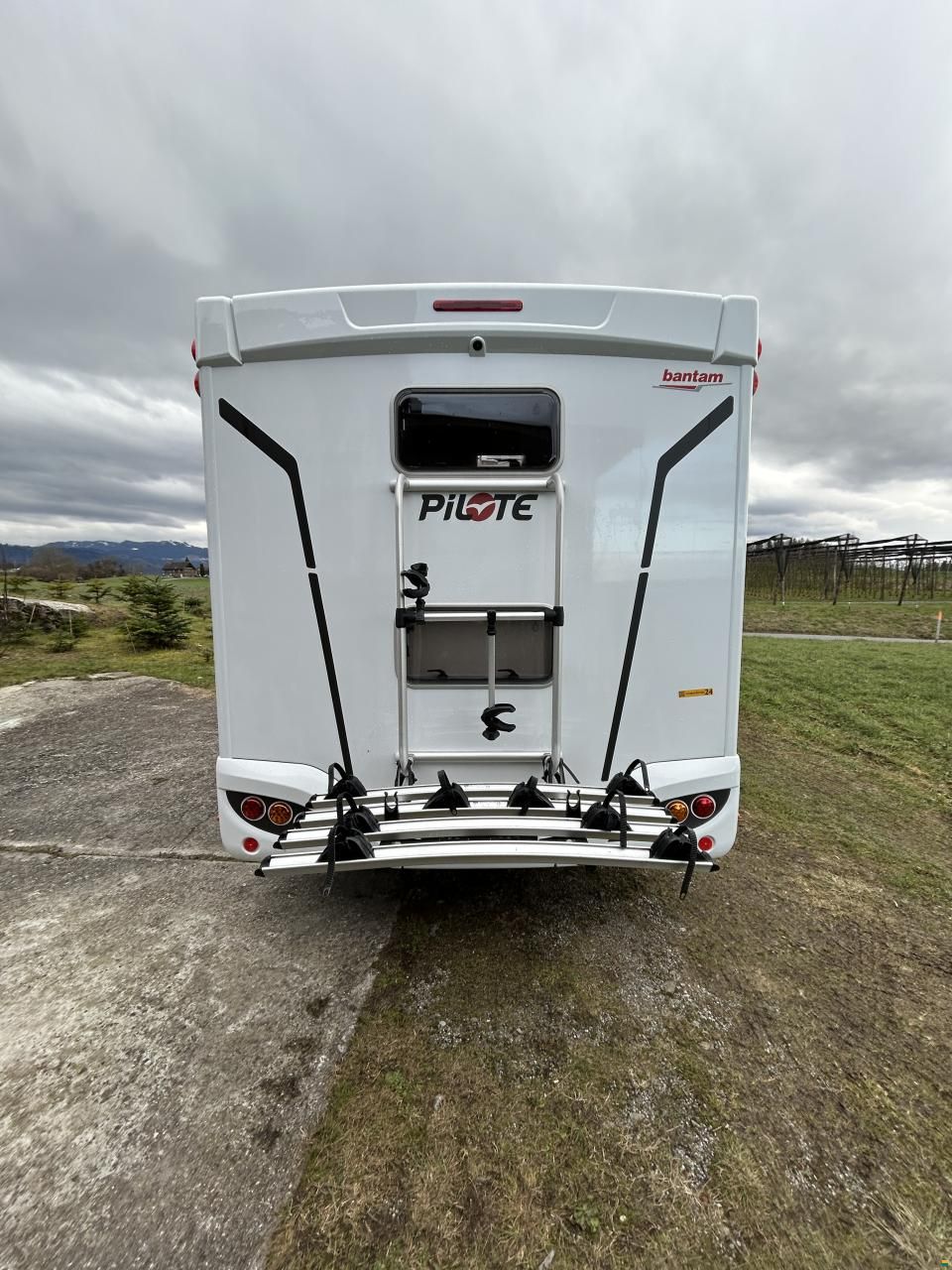 Pilote P696S Expression