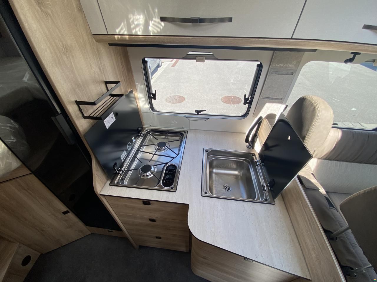Eura Mobil Profila T 695 EB