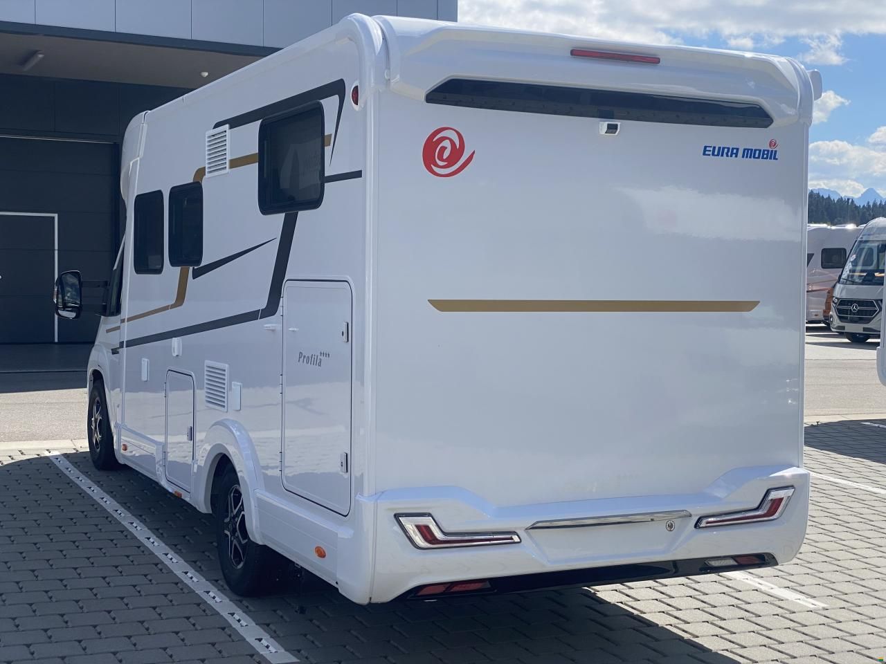 Eura Mobil Profila T 695 EB