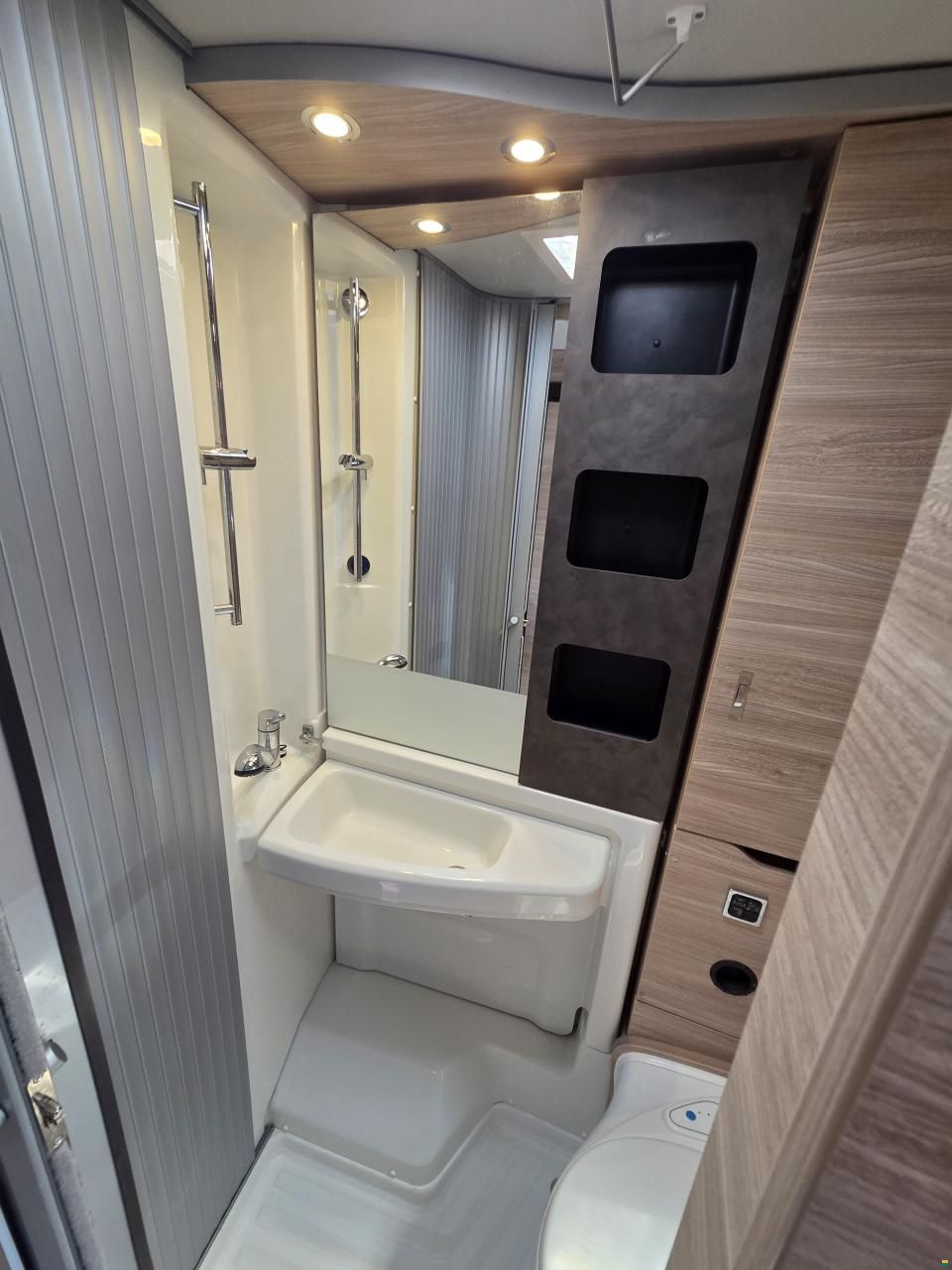 Knaus VAN-TI PlUS 650 MEG