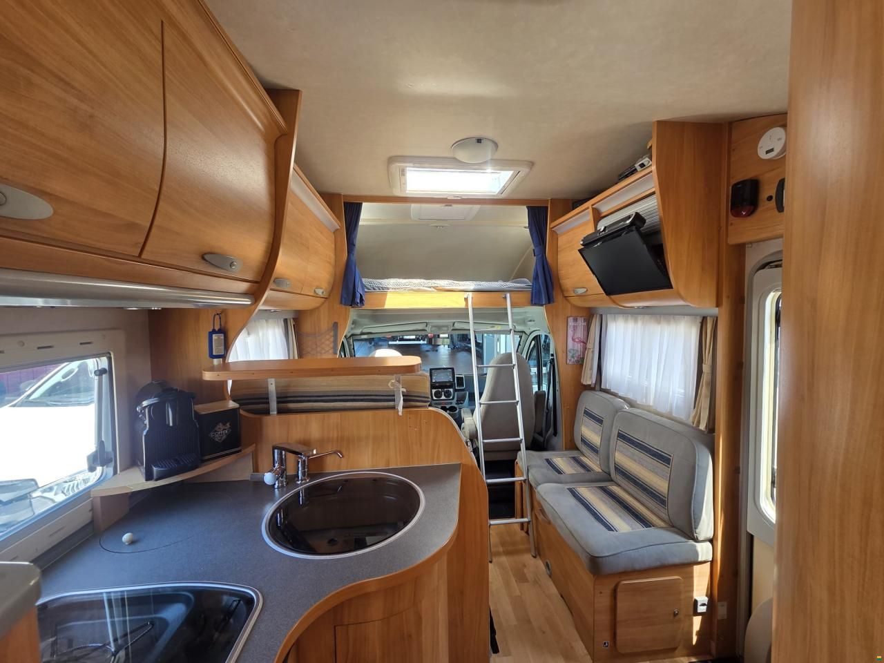 Adria Adriatik S 660 SP Coral Silver