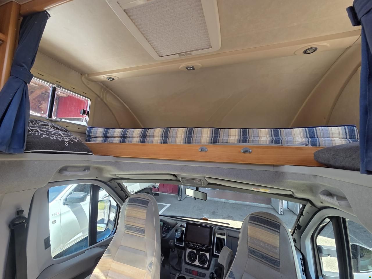 Adria Adriatik S 660 SP Coral Silver