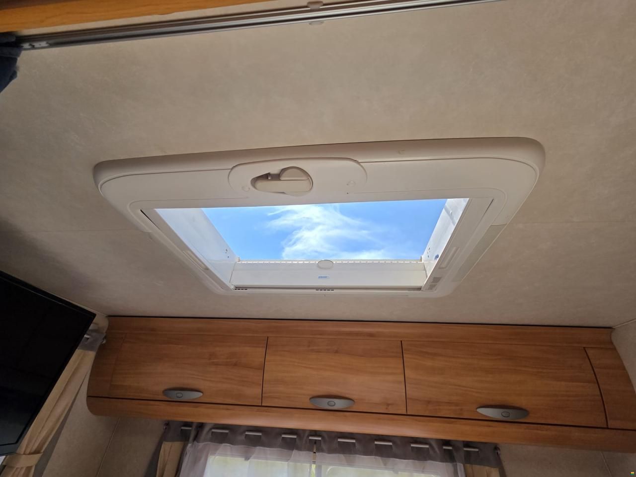Adria Adriatik S 660 SP Coral Silver