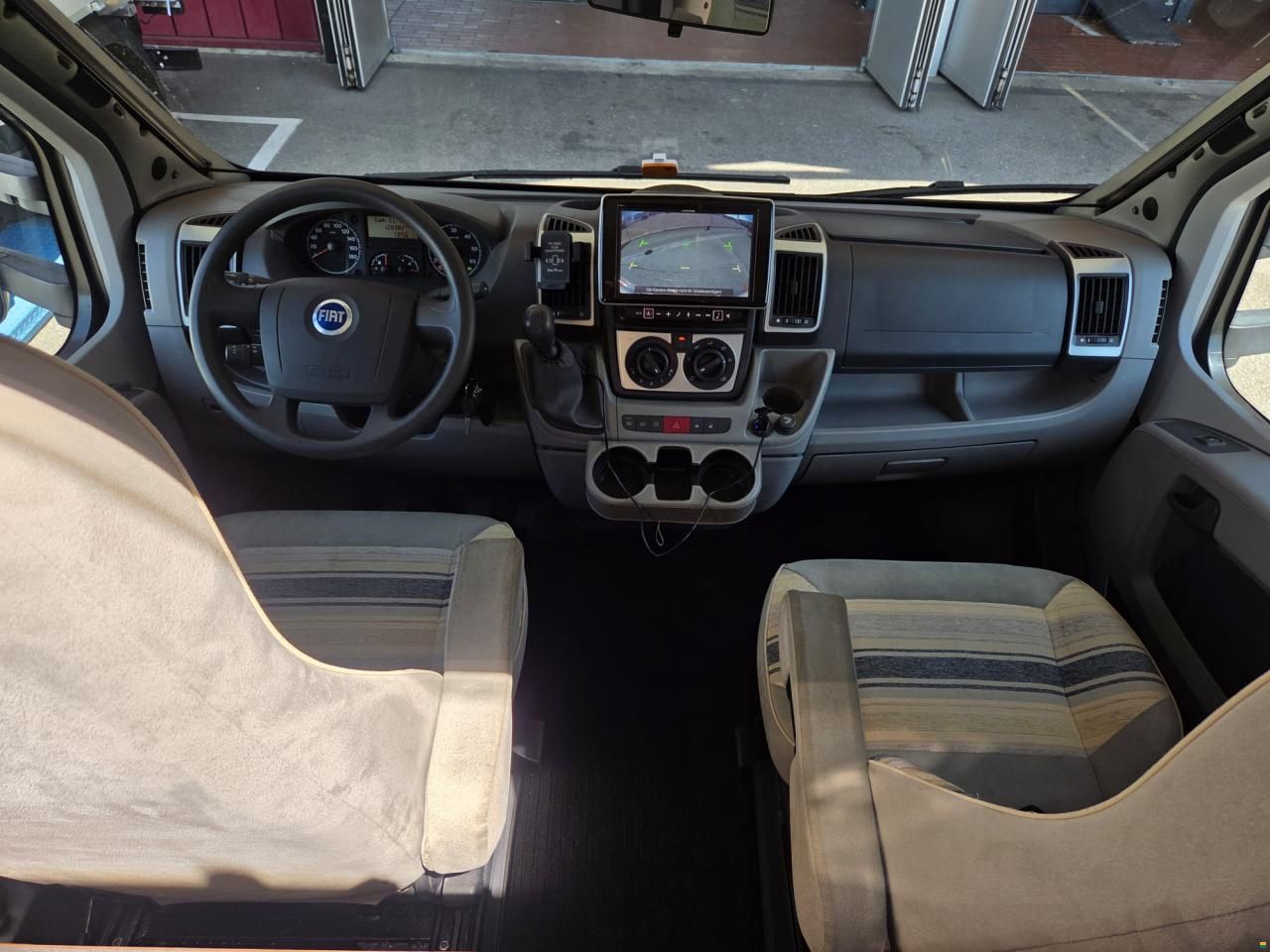 Adria Adriatik S 660 SP Coral Silver