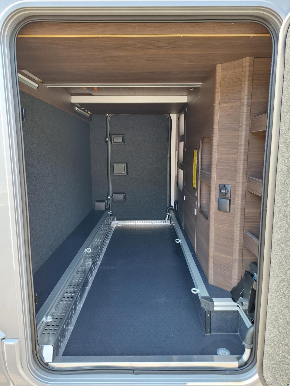 Adria Coral Supreme - MB 650 SL