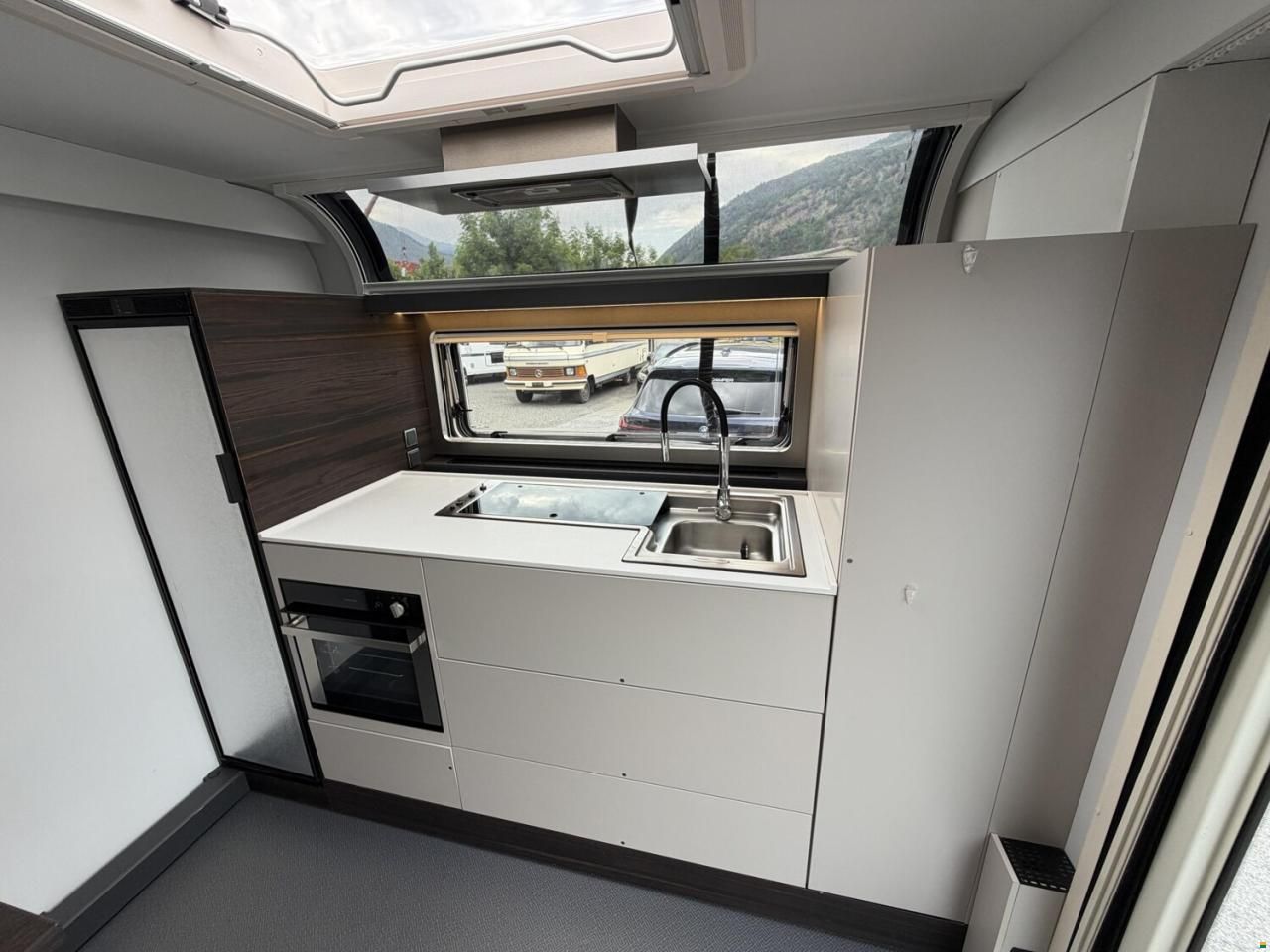 Adria Astella 904 HP