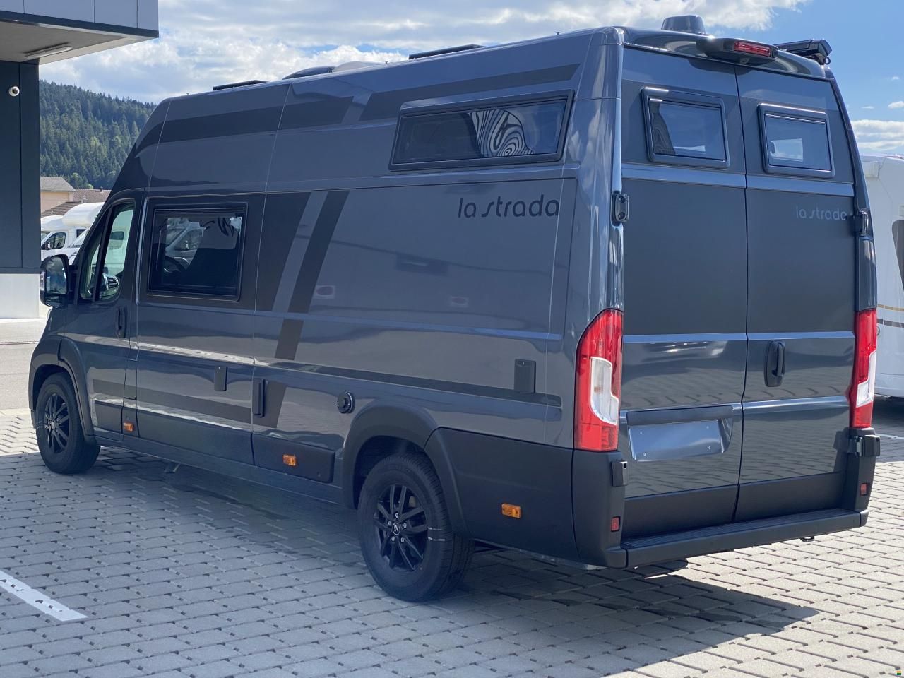 La Strada Avanti EB