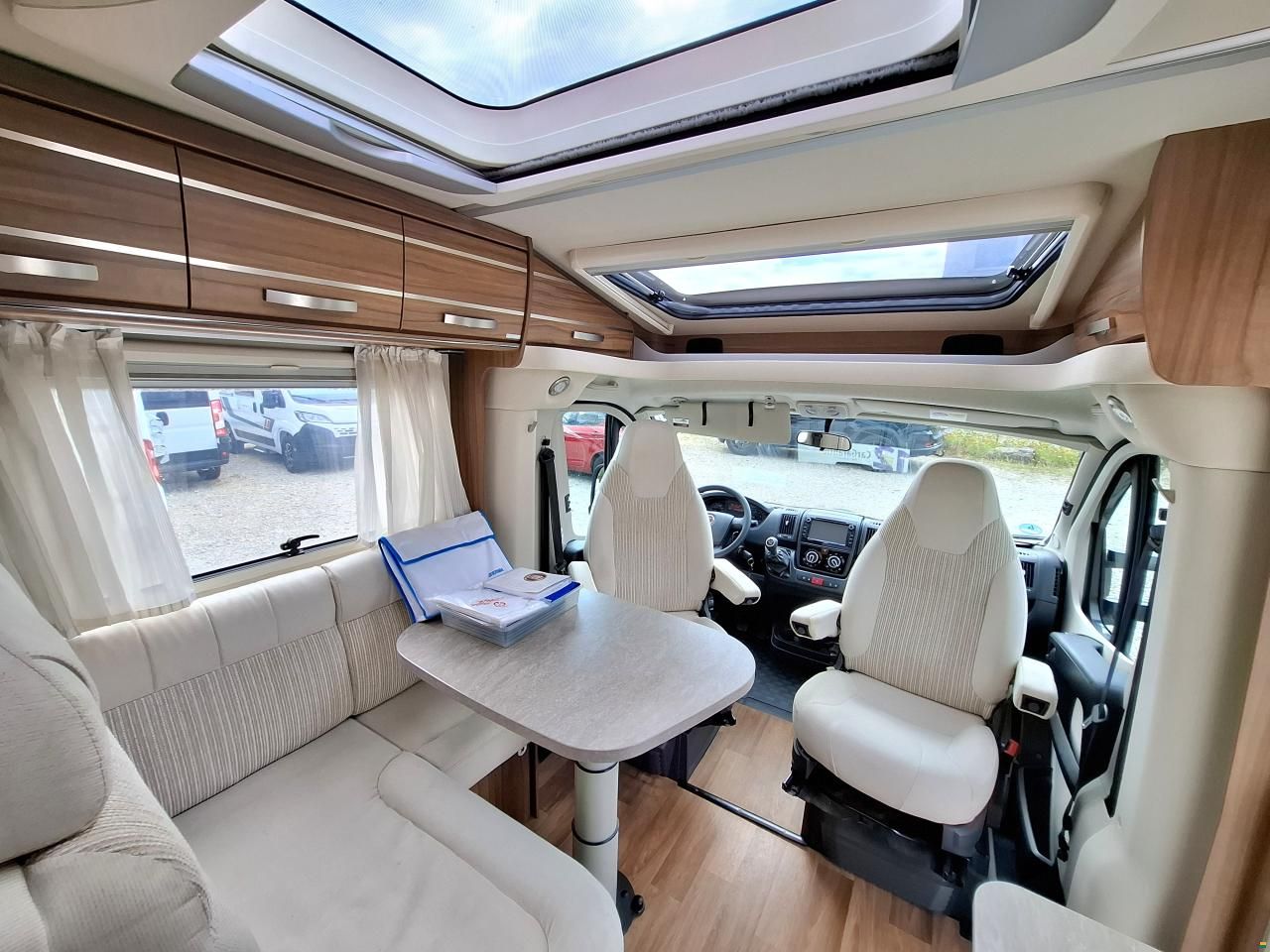 Hymer EXIS t474