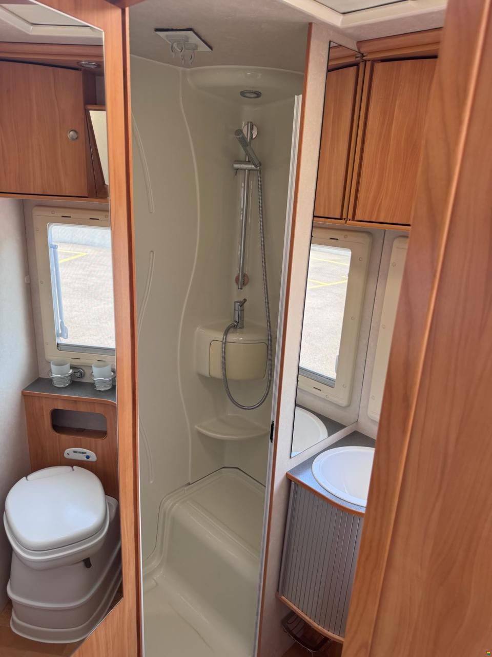 Adria Adriatik Coral S 660 SL
