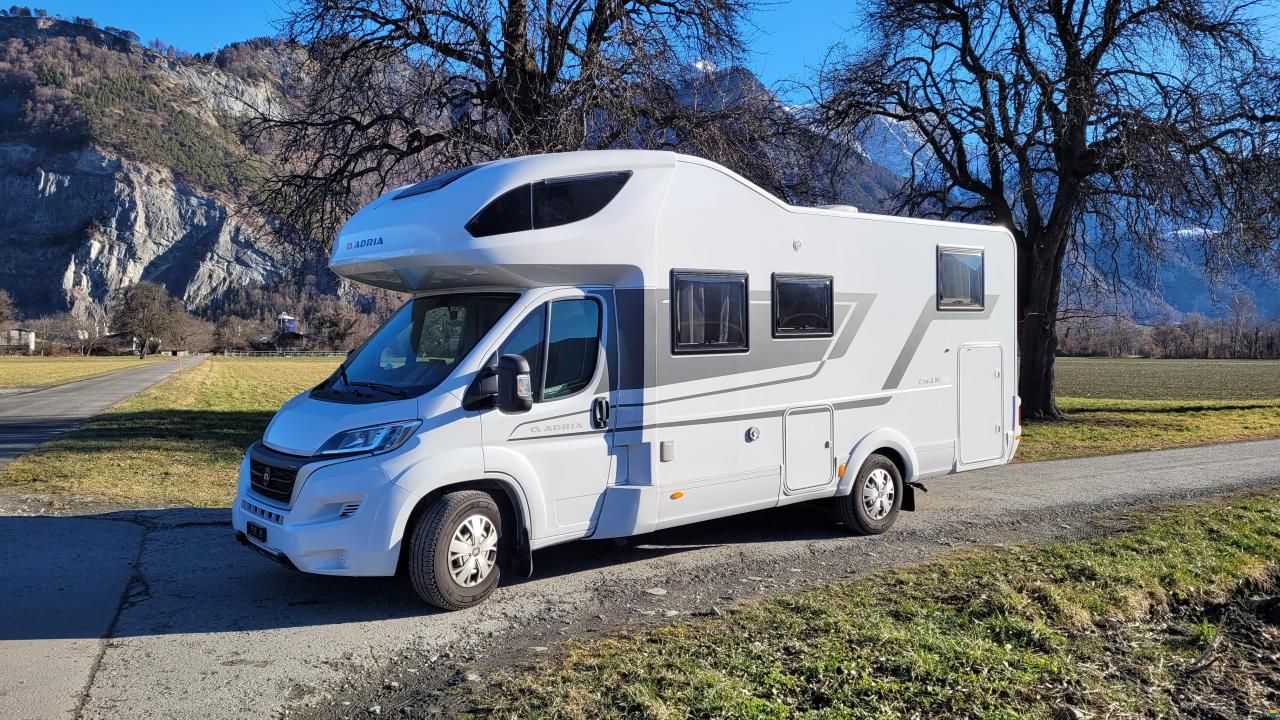 Adria Coral XL 670 SL