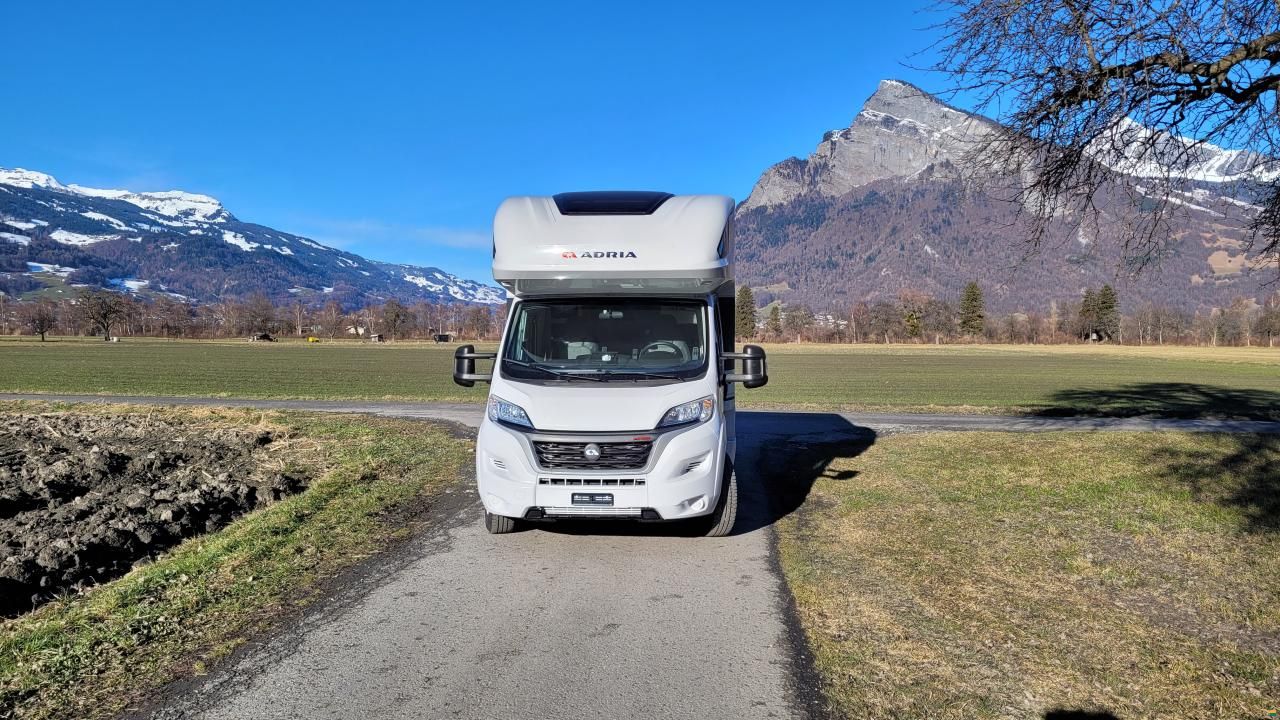 Adria Coral XL 670 SL