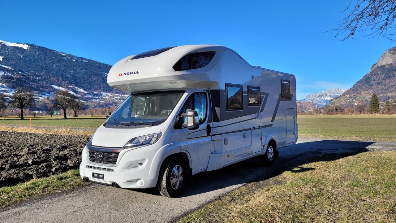 Adria Coral XL 670 SL