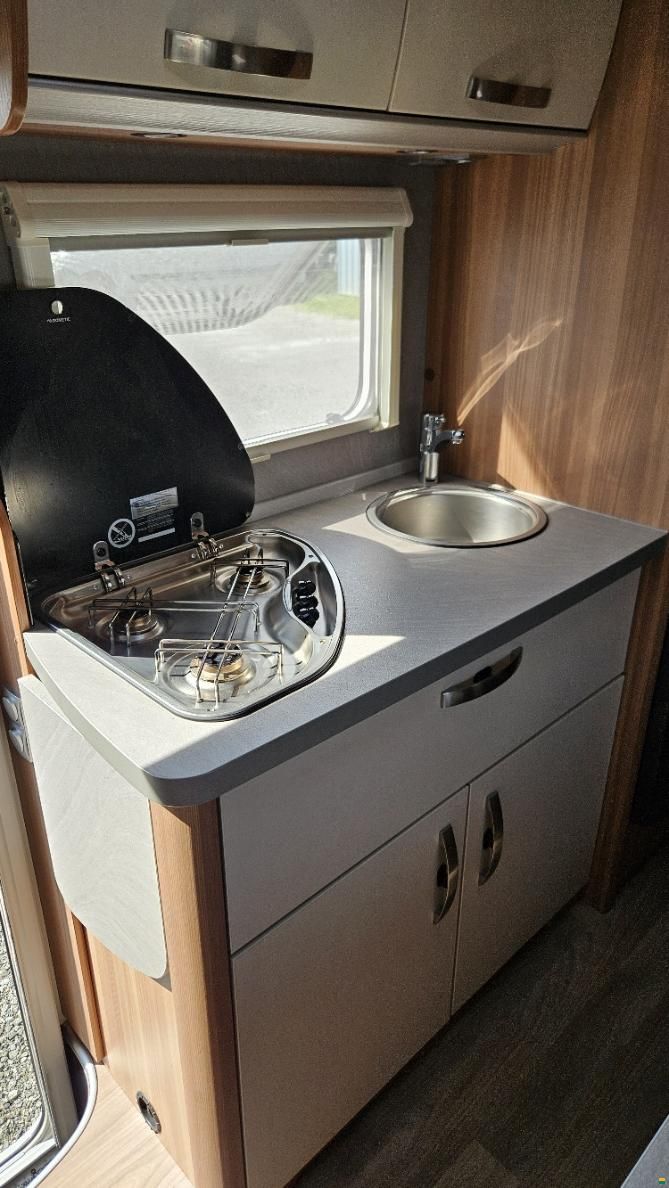 Weinsberg CaraHome 700 DG