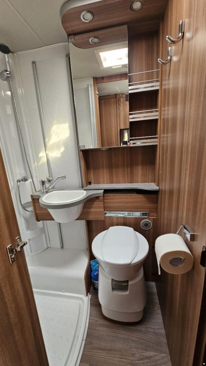 Weinsberg CaraHome 700 DG