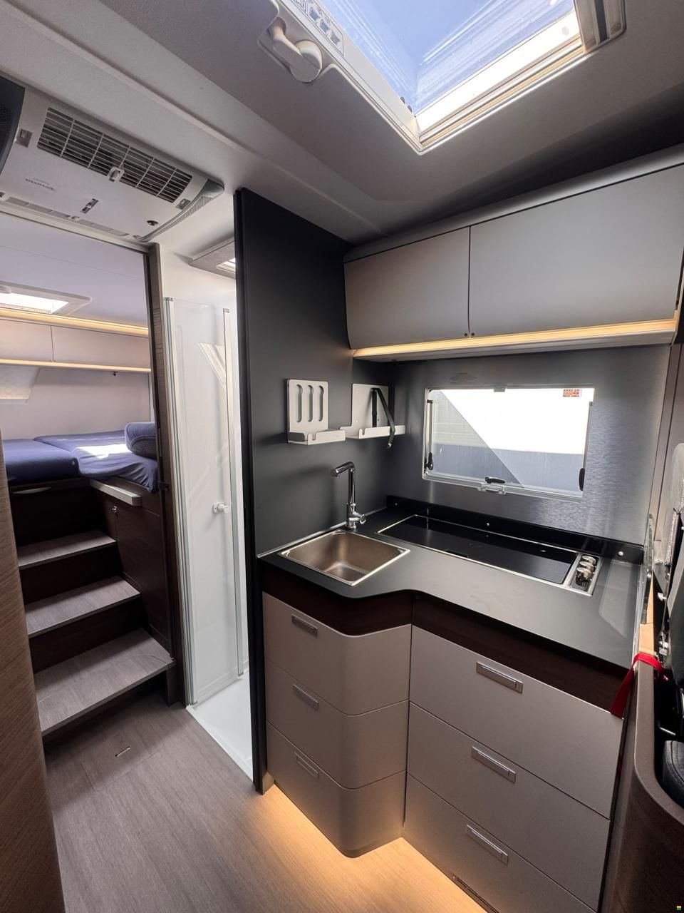 Adria MercedesBenz Matrix Supreme 670 SL