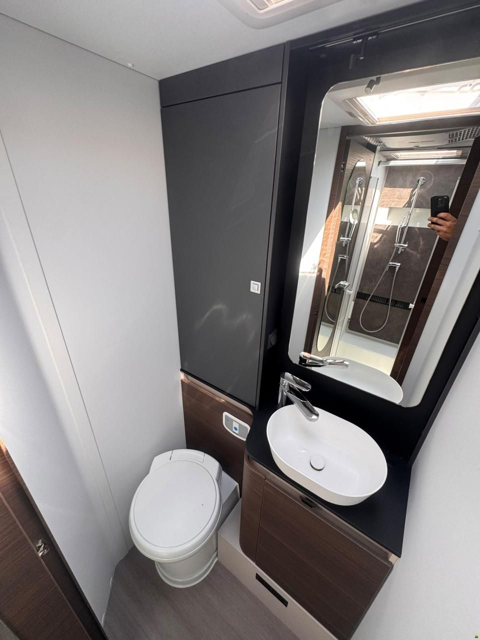Adria MercedesBenz Matrix Supreme 670 SL