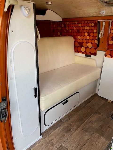 Volkswagen VW Bus T2 Westfalia