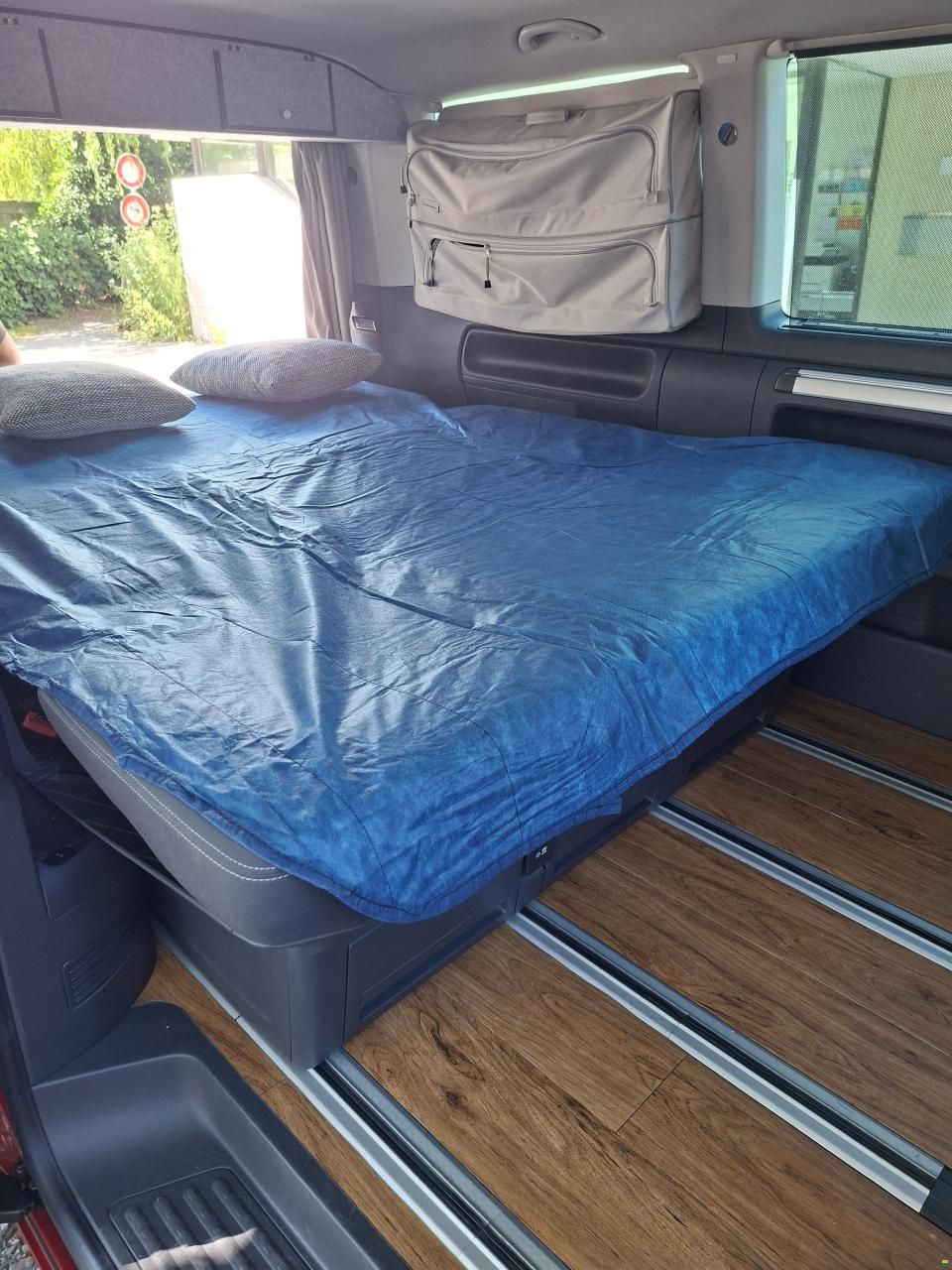 Volkswagen VW T5.1 MULTIVAN / FAMILY CAMPER 5-7SITZ