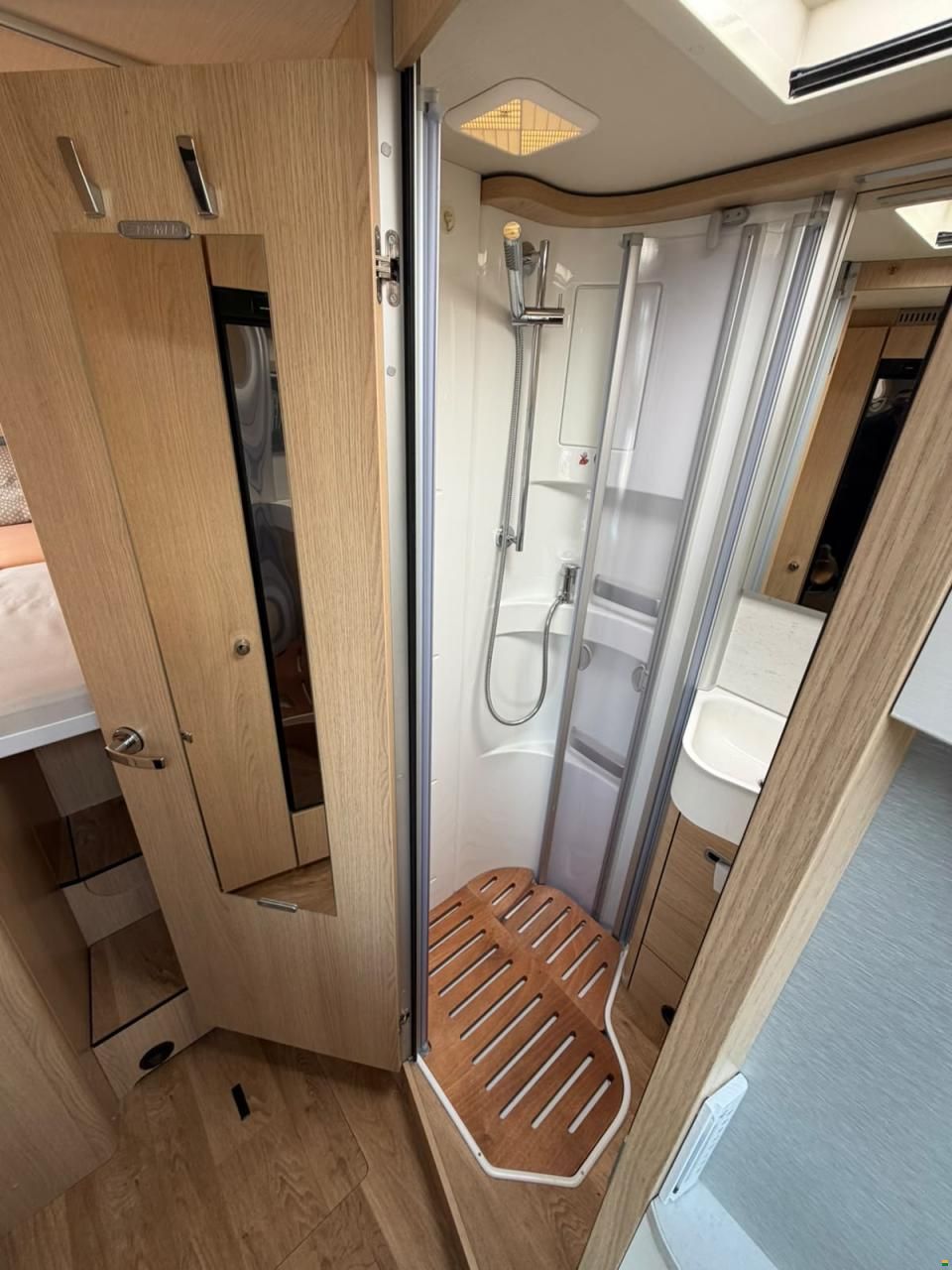 Mercedes Benz ***HYMER 580BMC***NEUWERTIG**LÄNGSBETT**