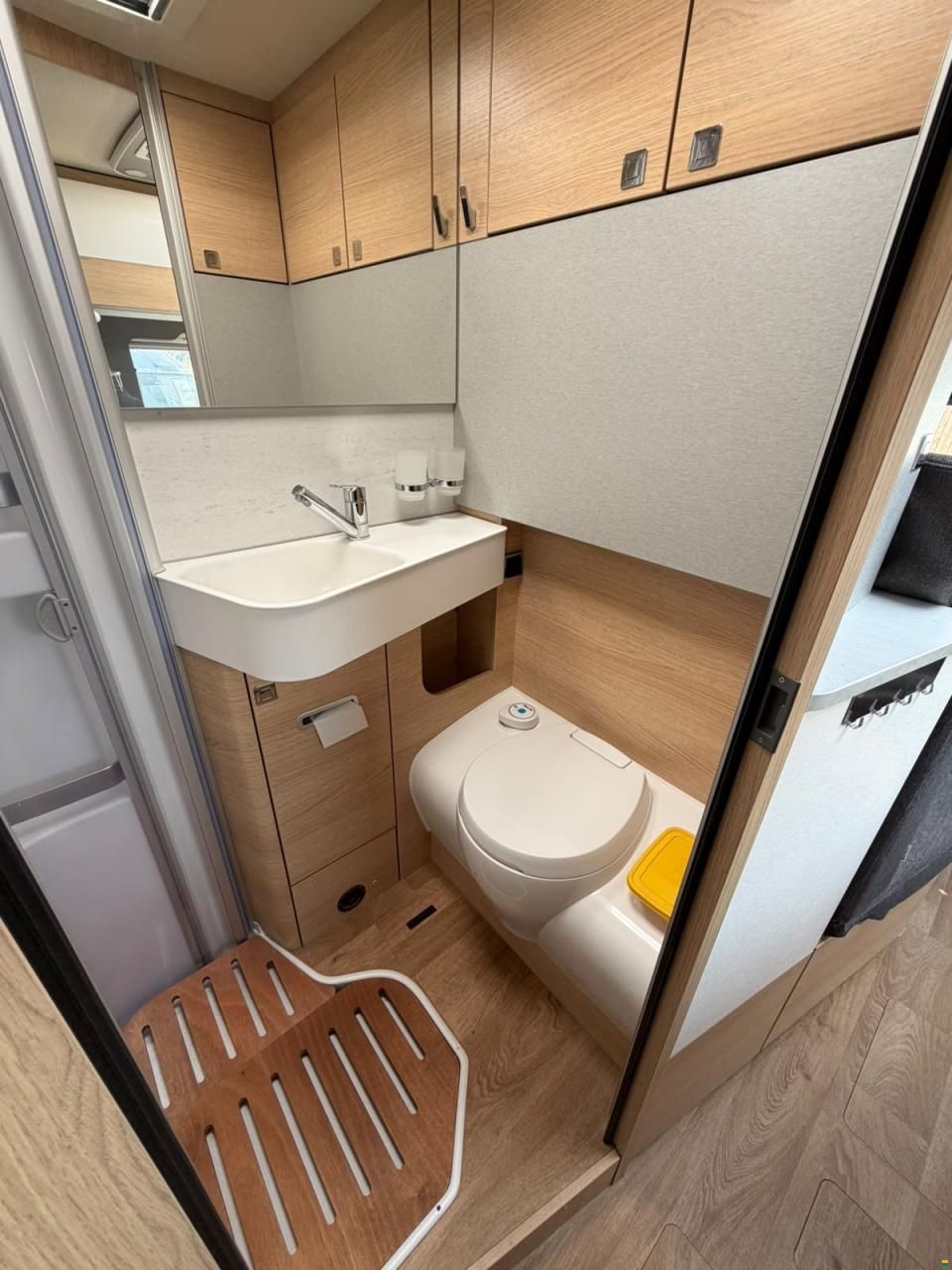 Mercedes Benz ***HYMER 580BMC***NEUWERTIG**LÄNGSBETT**