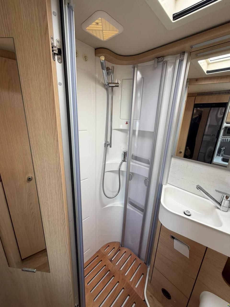 Mercedes Benz ***HYMER 580BMC***NEUWERTIG**LÄNGSBETT**
