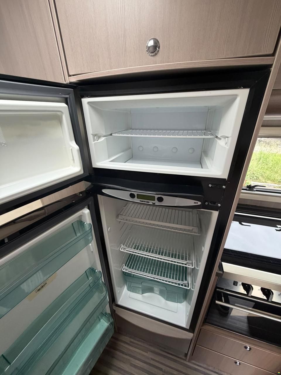 Renault *ADRIA*MATRIX*AUTOMAT*LÄNGSBETT*HUBBETT*