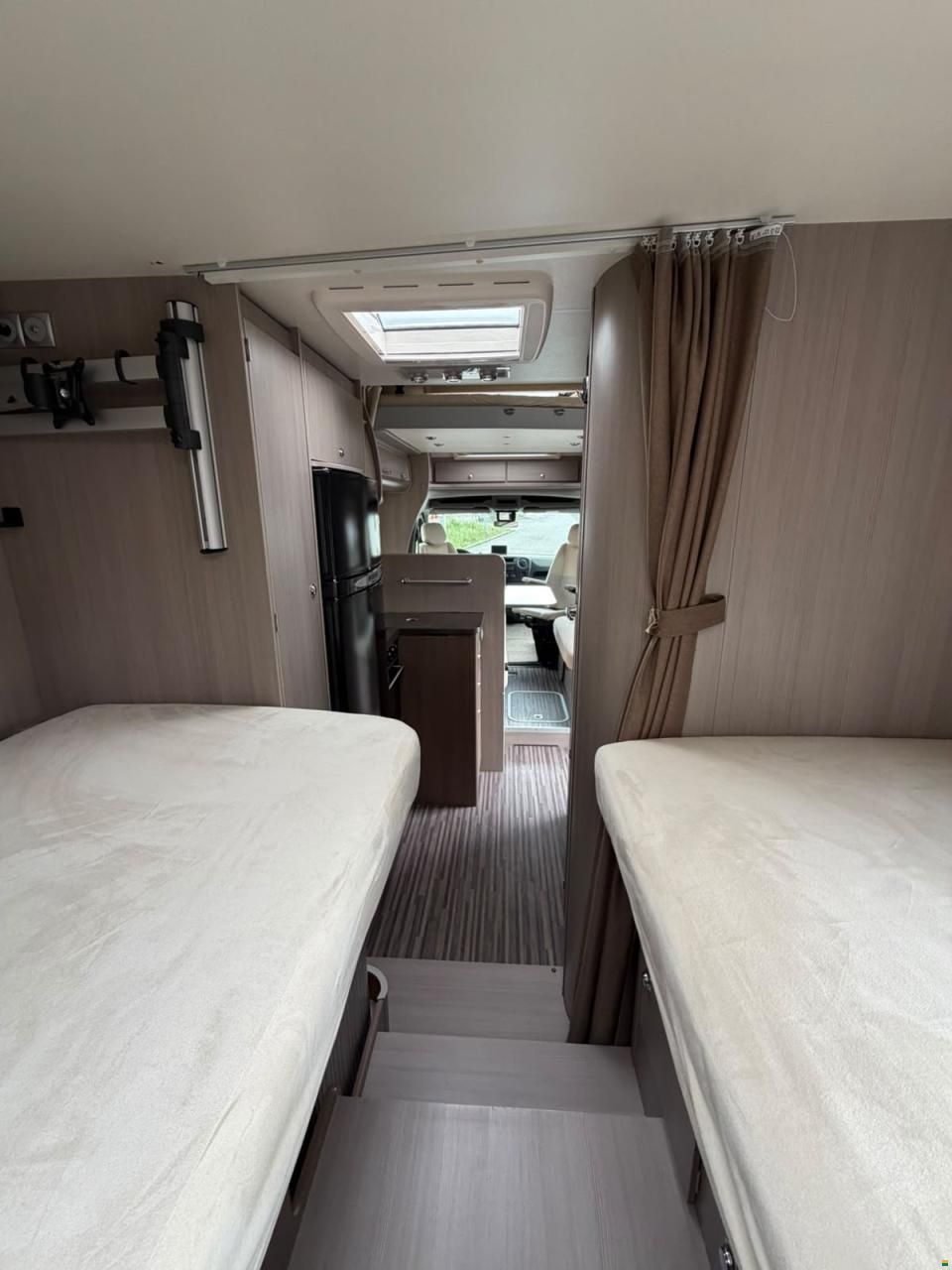 Renault *ADRIA*MATRIX*AUTOMAT*LÄNGSBETT*HUBBETT*