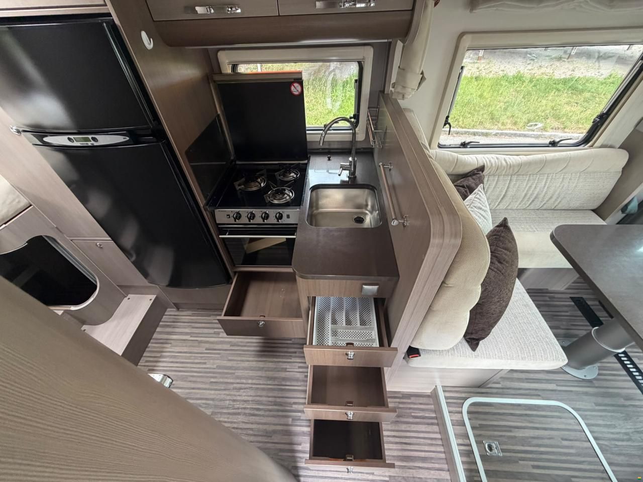 Renault *ADRIA*MATRIX*AUTOMAT*LÄNGSBETT*HUBBETT*